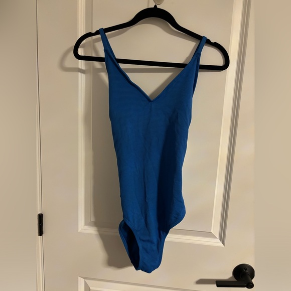 Time and Tru Women's V-Neckline 1-Piece Swimsuit - Size 12 - Picture 3 of 11